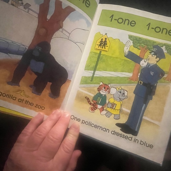 Counting 1•2•3 An Early Learner Book . Copyright 1993 - Picture 5 of 8